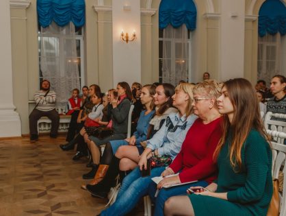 Встречи в Рождество - коллективы Василеостровского района создали атмосферу праздника
